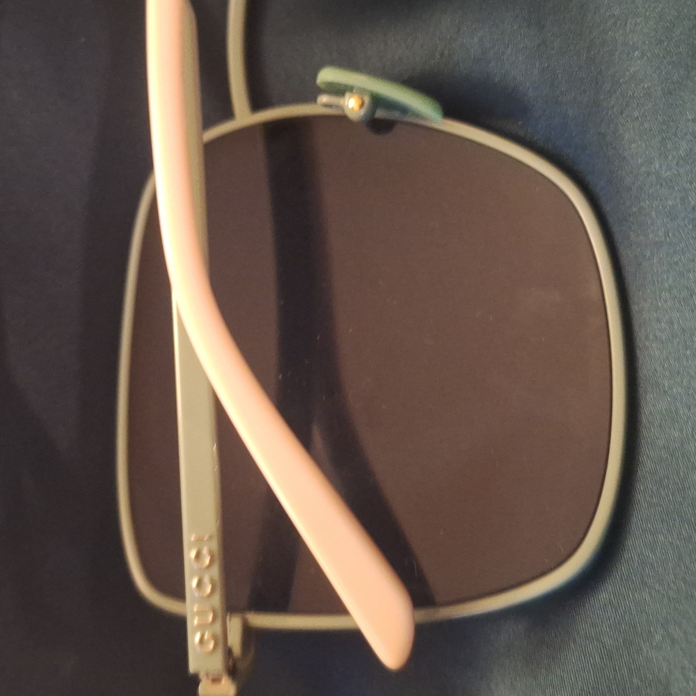 Gucci Green Sunglasses and Clear Glasses Eyewear Collection - Picture 7 of 7